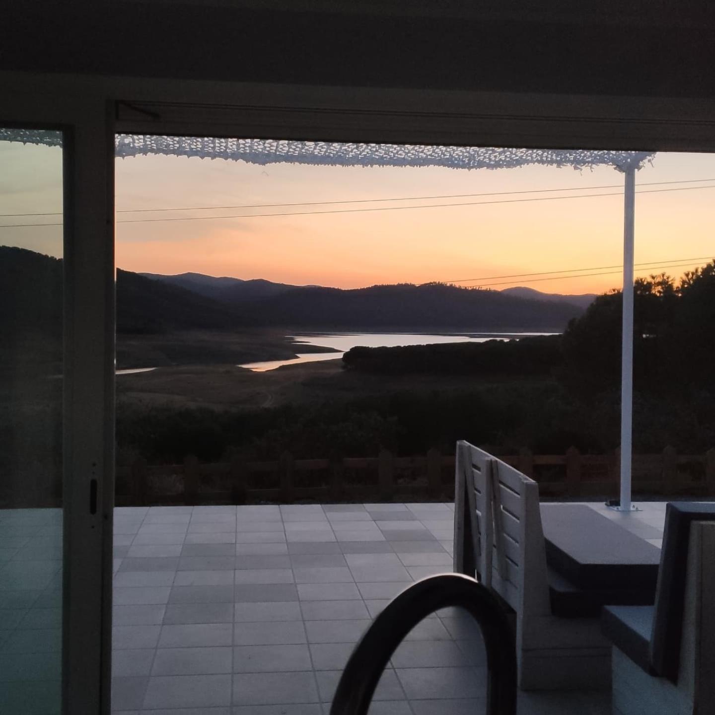 Casa En El Lago.Unmillondeestrellas Villaharta Kültér fotó